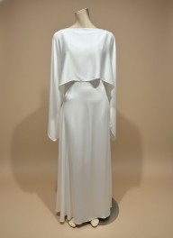 Witte cape poncho
