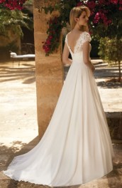 Bruidsjurk voor kerkelijke receptie